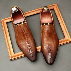 Men's High-end Business Casual Breathable Crocodile Pattern Pointed Leather Shoes