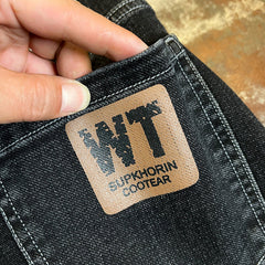 Trendy and versatile casual jeans
