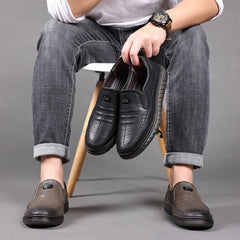 New hand-stitched casual and versatile leather shoes